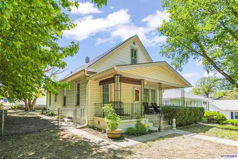 5131 Pratt St, Omaha, NE 68104
