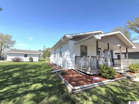 410 Austin St, Pickrell, NE 68422