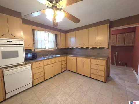 Kitchen - 410 Austin St, Pickrell, NE 68422 photo 2 of 2