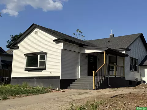 614 N East Ave, York, NE 68467