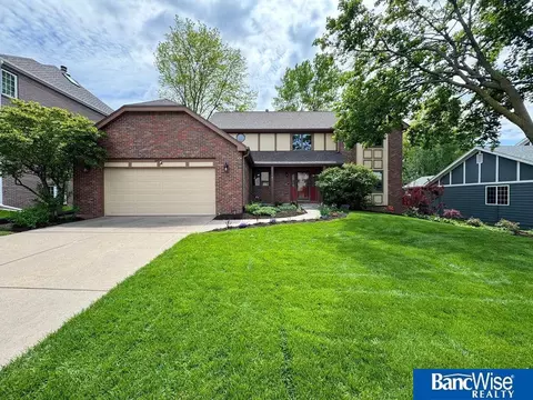 6431 Shenandoah Dr, Lincoln, NE 68510