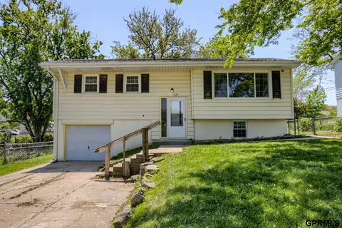 7723 Nebraska Ave, Omaha, NE 68134