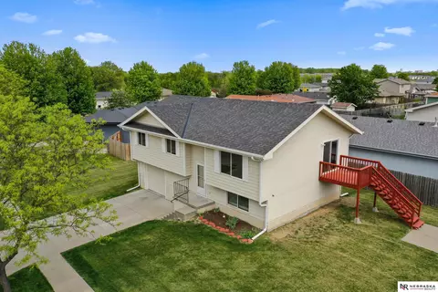 1530 SW Lacey Ln, Lincoln, NE 68522