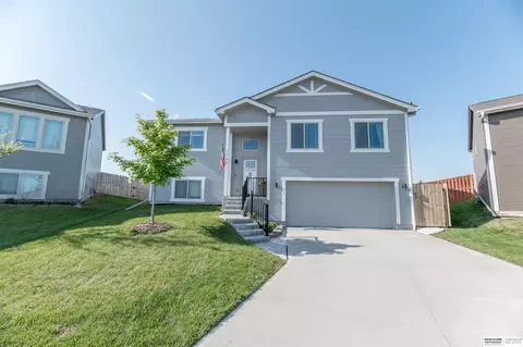 7706 N 147th Avenue Cir, Bennington, NE 68007