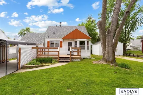 2909 Scott St, Omaha, NE 68112