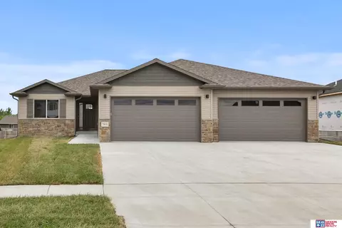 7810 Ephraem Ln, Lincoln, NE 68527