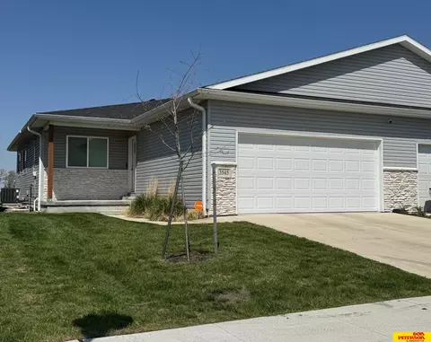 3545 Little Bluestem Rd, Fremont, NE 68025