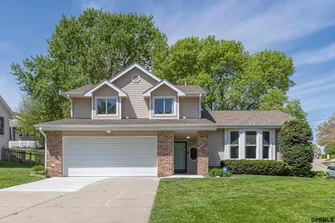 862 N 154th St, Omaha, NE 68154
