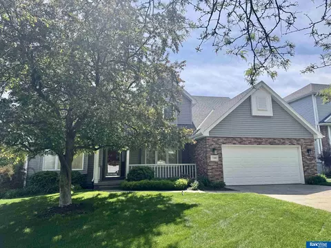7200 Beaver Hollow Cir, Lincoln, NE 68516