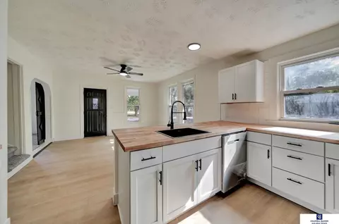 1423 High St, Beatrice, NE 68310 photo 11