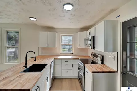 1423 High St, Beatrice, NE 68310 photo 8