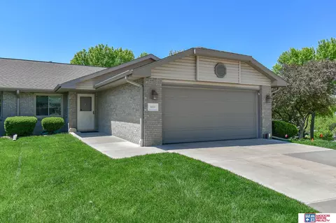 8031 Arrow Ridge Rd, Lincoln, NE 68506