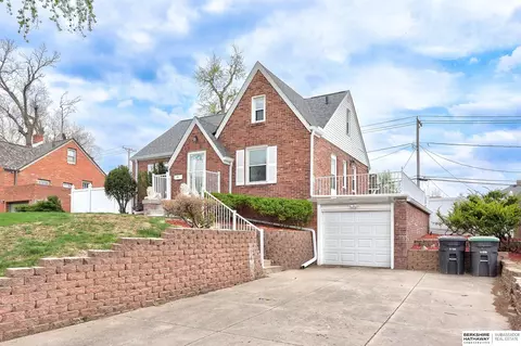 2517 Read St, Omaha, NE 68112