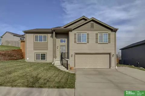 7302 N 143rd St, Omaha, NE 68142