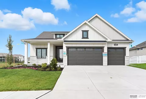 11514 S 114th Ave, Papillion, NE 68046