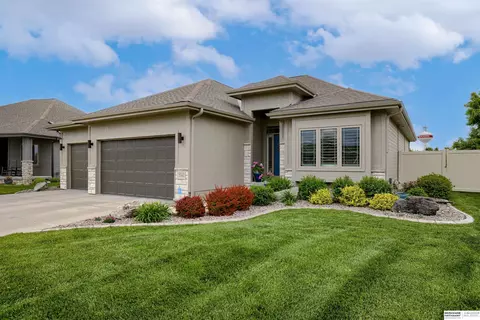 20463 Taylor St, Omaha, NE 68022