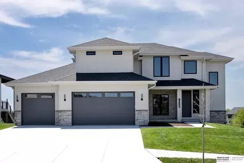 18209 Miami St, Elkhorn, NE 68022