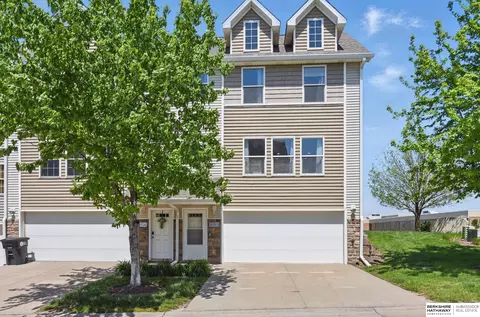 18150 Hayes Plz, Omaha, NE 68135