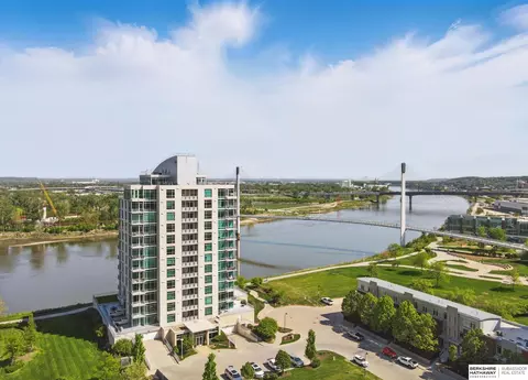 444 Riverfront Plz #403, Omaha, NE 68102