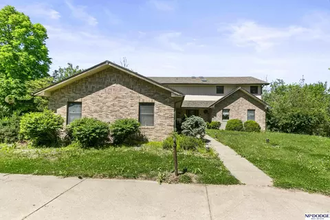 5146 S 181st Plz, Omaha, NE 68135