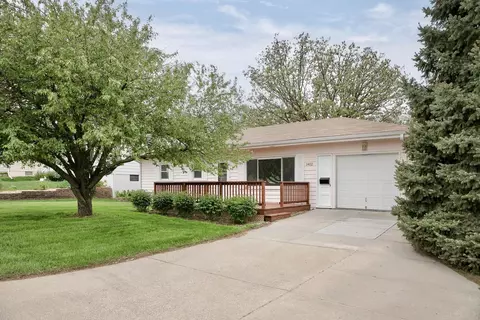 1402 Lincoln Rd, Bellevue, NE 68005