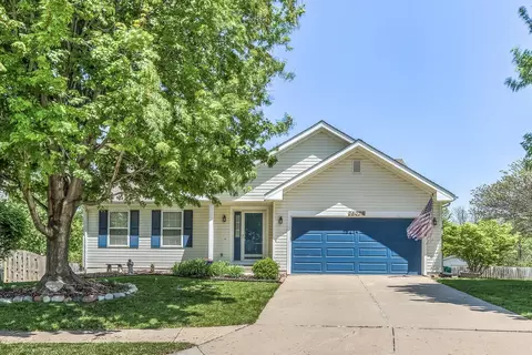 16214 Erskine Cir, Omaha, NE 68116