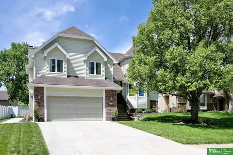1204 Castana Cir, Papillion, NE 68046