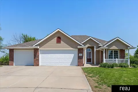 1301 Afton Cir, Council Bluffs, IA 51503