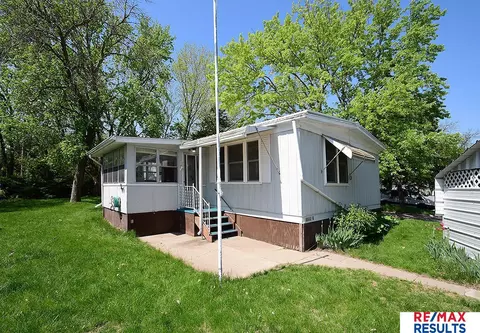 10507 Whitmore Ct, Omaha, NE 68142