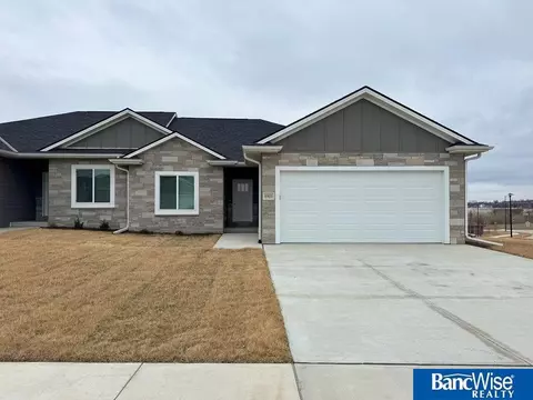 8901 S 42nd St, Lincoln, NE 68516
