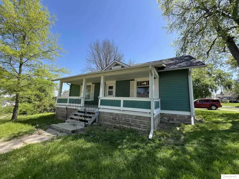 1621 Courthouse Ave, Auburn, NE 68305