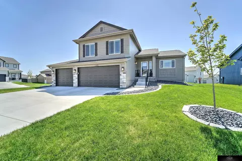 11101 Reynolds St, Omaha, NE 68142