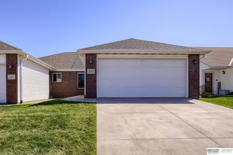 2411 Northline Ct, Lincoln, NE 68521