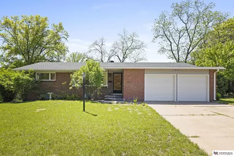 1825 Morningside Dr, Lincoln, NE 68506