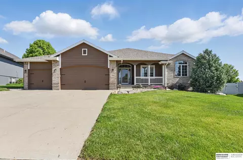 17012 Bohling Dr, Omaha, NE 68136