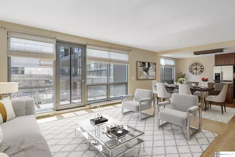 200 S 31st Ave #4300, Omaha, NE 68131