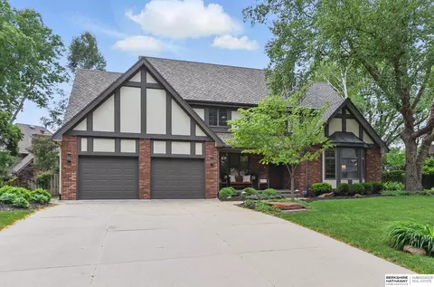 16111 Ontario Cir, Omaha, NE 68130