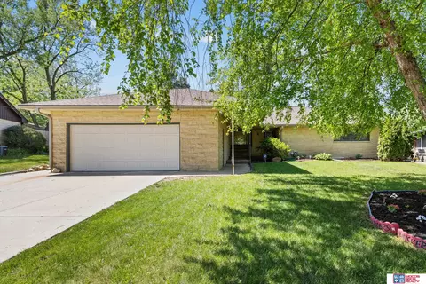 4511 Eden St, Lincoln, NE 68506