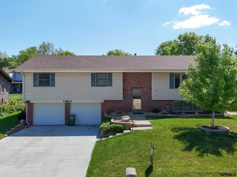 7963 S 46 Ave, Omaha, NE 68157