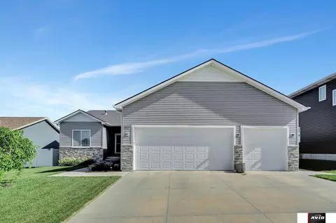 5110 W Gary Gately St, Lincoln, NE 68528