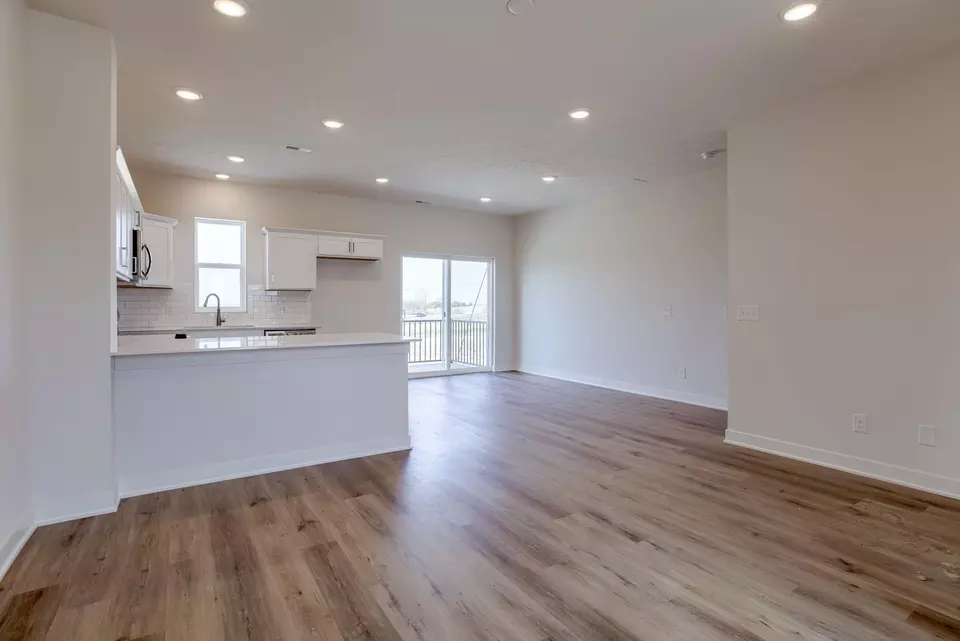 Living - 4613 Leawood Ct, Papillion, NE 68133 photo 2 of 2