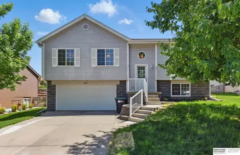 14471 Grand Ave, Omaha, NE 68116