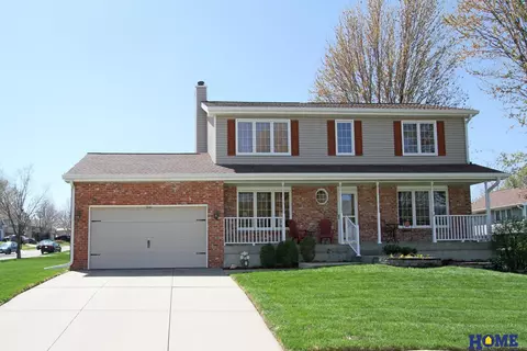 5141 Larkwood Rd, Lincoln, NE 68516