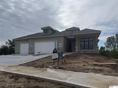 11723 Cove Hollow Dr, Papillion, NE 68046
