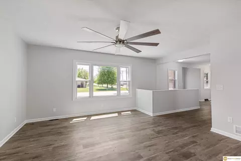 525 3rd St, Murdock, NE 68407 photo 4