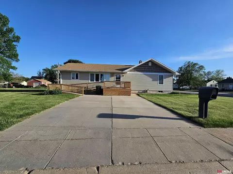 520 N Center St, Clay Center, NE 68933