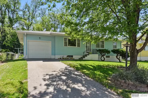 3217 S 59th St, Omaha, NE 68106
