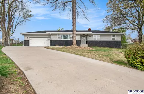 8402 S 26 St, Bellevue, NE 68147