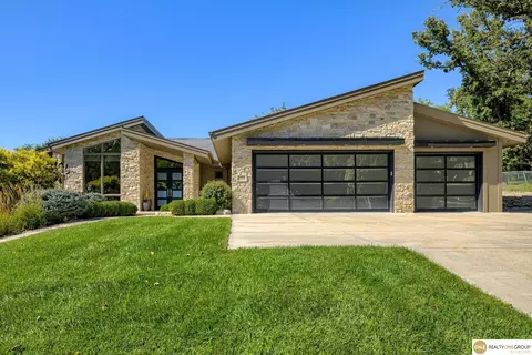 21854 Hillandale Rd, Elkhorn, NE 68022