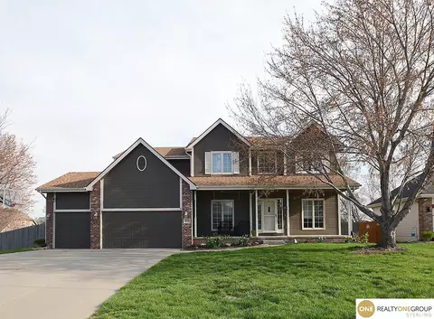 20782 Sequoia St, Omaha, NE 68022